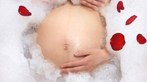 Không tắm nước nóng khi mang thai